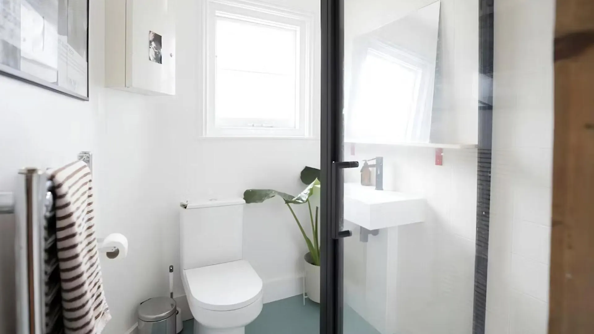 Mid Century Central Brighton Seaside Flat
